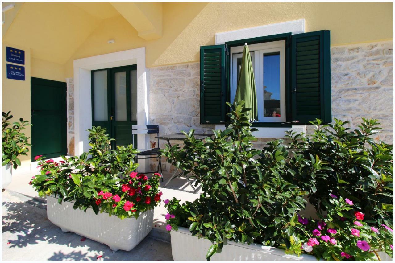 Apartmani Baranovic Primošten Exterior foto