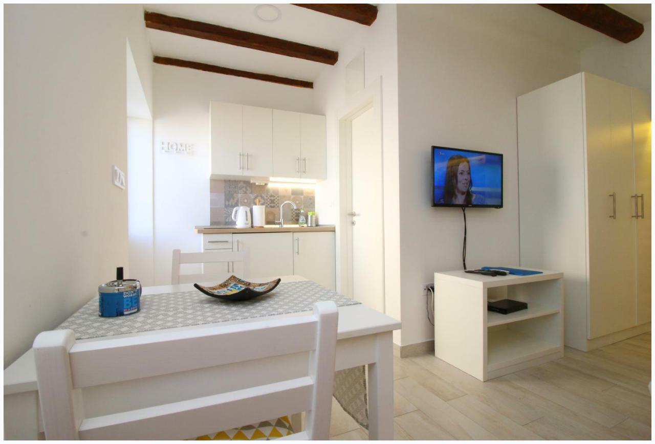Apartmani Baranovic Primošten Exterior foto